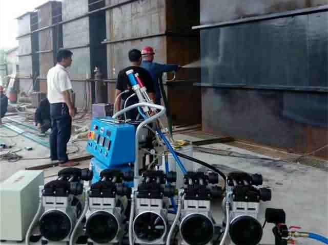 聚脲噴涂施工現(xiàn)場